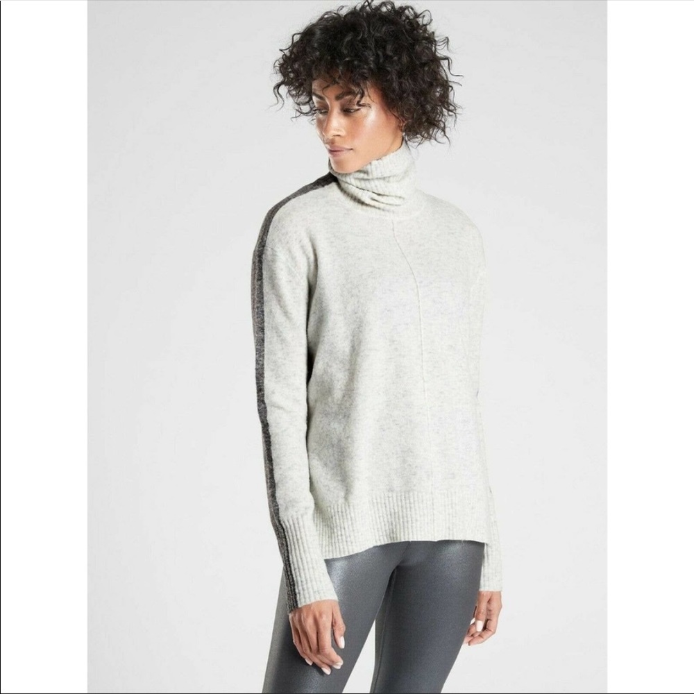 Athleta Transit Wool Turtleneck Sweater Colorblock Gray Hi Low Hem Size Small